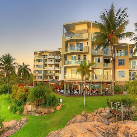 Coral Cove Apartments - Absolute Beachfront Resort Bowen-2